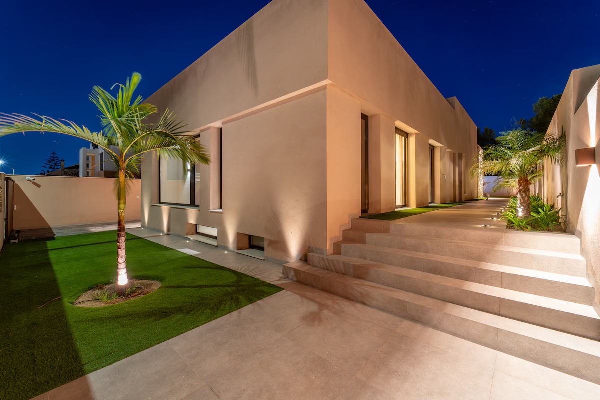 Villa Lola with pool, private oasis